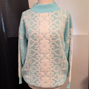 Women's Vintage Blue and White Patterned Sweater